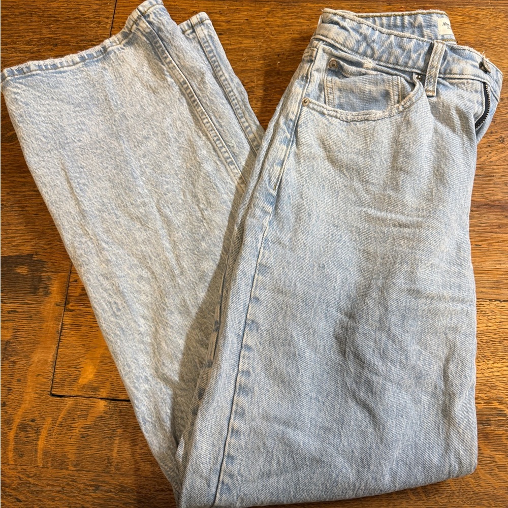 Abercrombie & Fitch Curve Love The 90s Relaxed Jean High Rise Jean